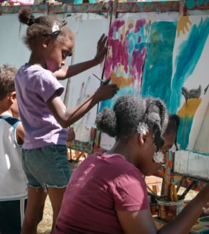 Kids on a painting event